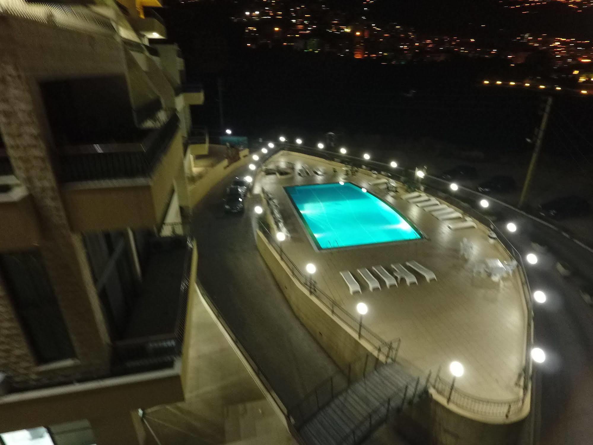 Adma Blue Screen Jounieh Eksteriør billede